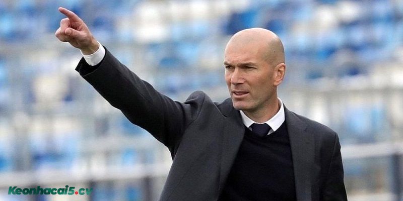 HLV Zinedine Zidane xác nhận sẽ trở lại “ghế nóng” sớm HLV Zinedine Zidane xác nhận sẽ trở lại “ghế nóng” sớm